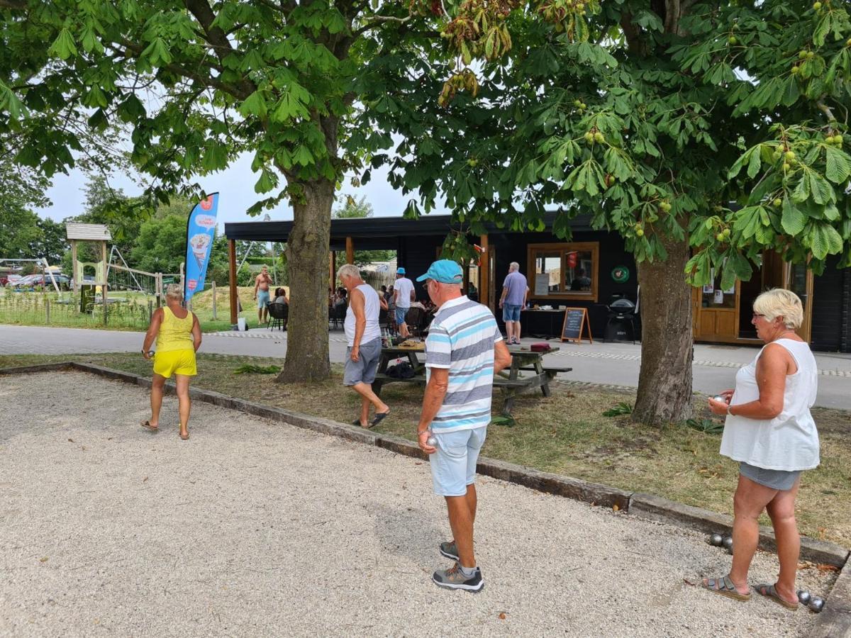 Chalet 536 Op Recreatiepark De Wielen Sint Maarten Eksteriør billede